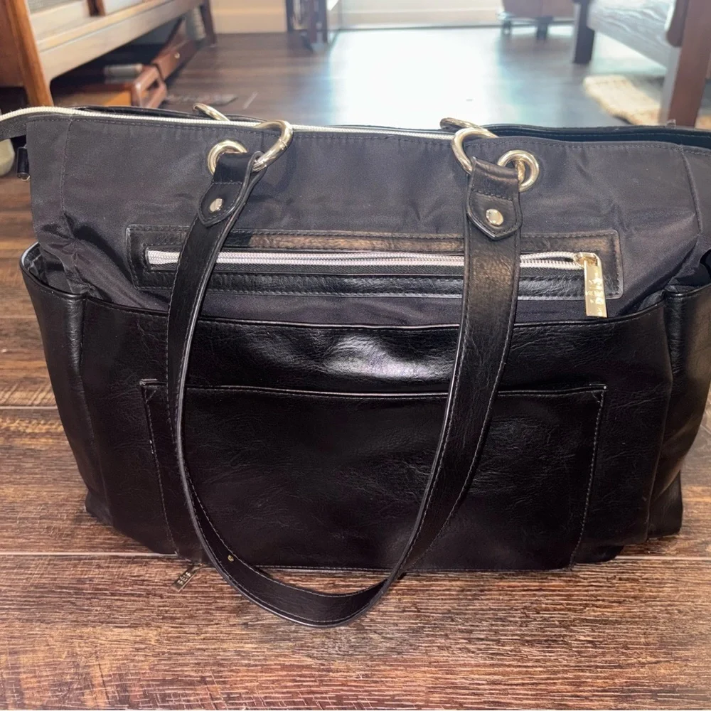 BÉIS The Diaper or Everyday Bag In Black - Picture 15 of 16